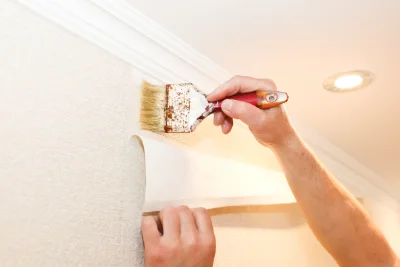 Pose de papier peint à Champlay — revêtements muraux et toiles de verre